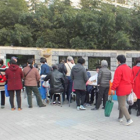 肩负使命、奋勇当先!新兴社区的青年人这样...