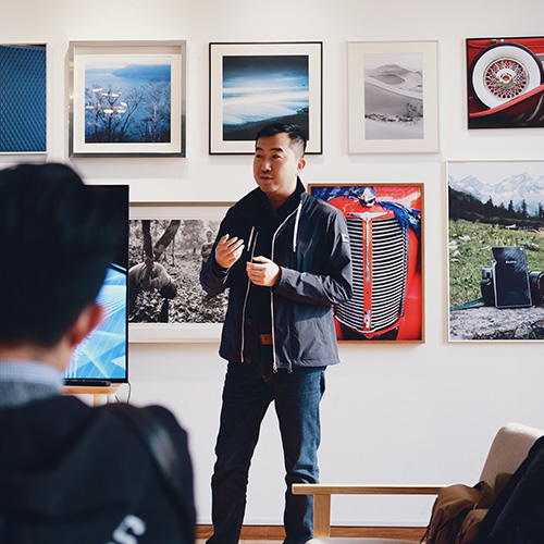 立足社区建载体塑造一村一特色